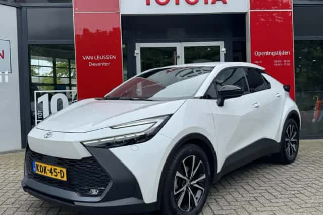 Toyota C hr (2024) thumbnail 1