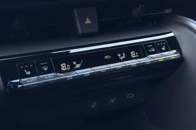 Toyota C hr (2024) thumbnail 15