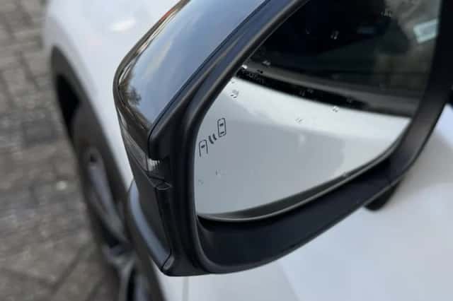Toyota C hr (2024) thumbnail 22