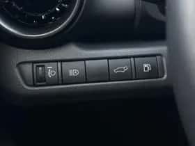 Toyota C hr (2024) thumbnail 23