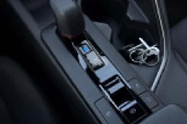 Toyota C hr (2024) thumbnail 38