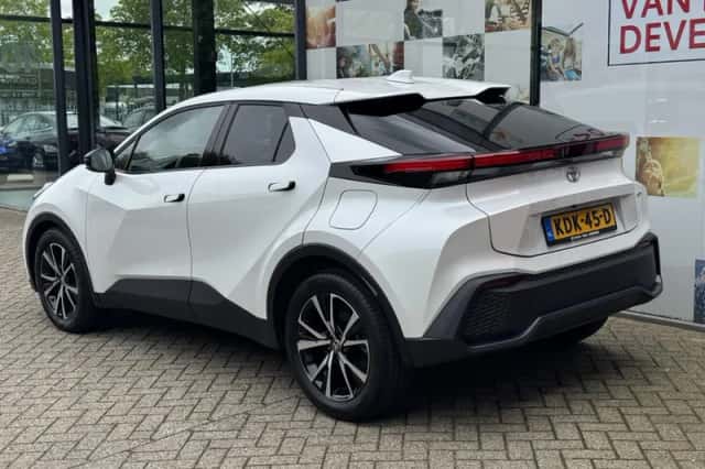 Toyota C hr (2024) thumbnail 9