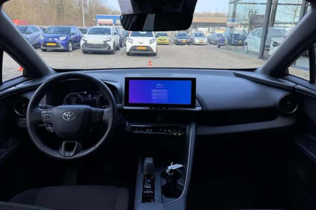 Toyota C hr (2024) thumbnail 10