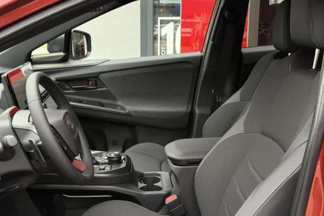 Toyota C hr (2026) thumbnail 12