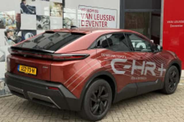 Toyota C hr (2026) thumbnail 3