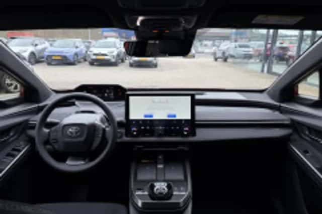 Toyota C hr (2026) thumbnail 4