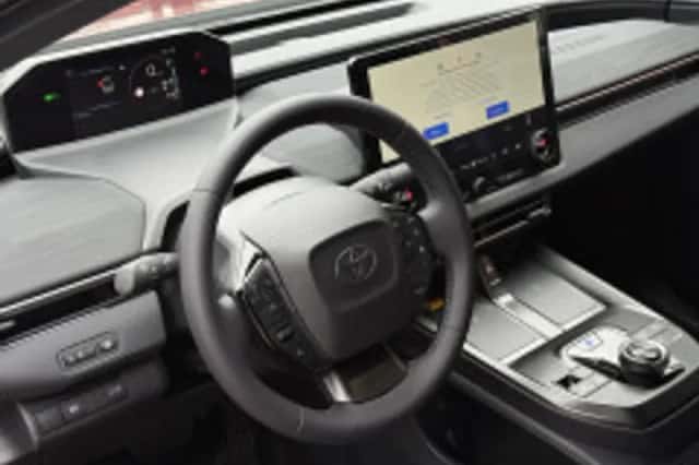 Toyota C hr (2026) thumbnail 5