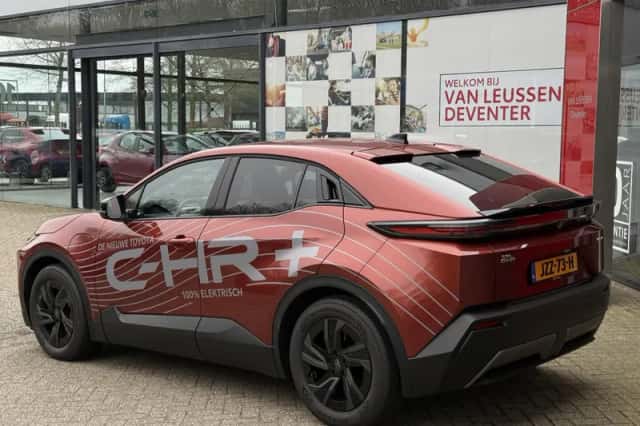 Toyota C hr (2026) thumbnail 8
