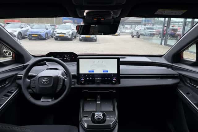 Toyota C hr (2026) thumbnail 10