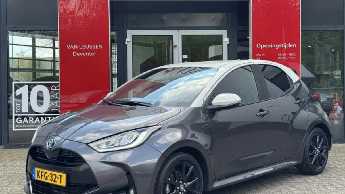 Toyota Yaris (2022) — foto 1