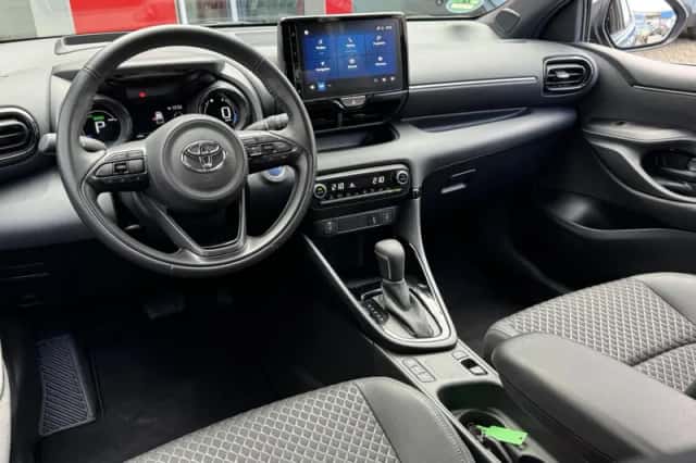 Toyota Yaris (2022) thumbnail 18