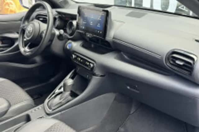 Toyota Yaris (2022) thumbnail 4