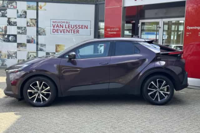 Toyota C hr (2024) thumbnail 2