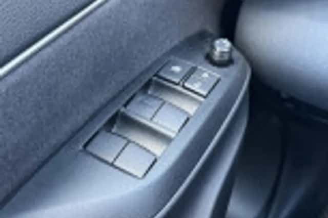 Toyota Yaris Cross (2022) thumbnail 34