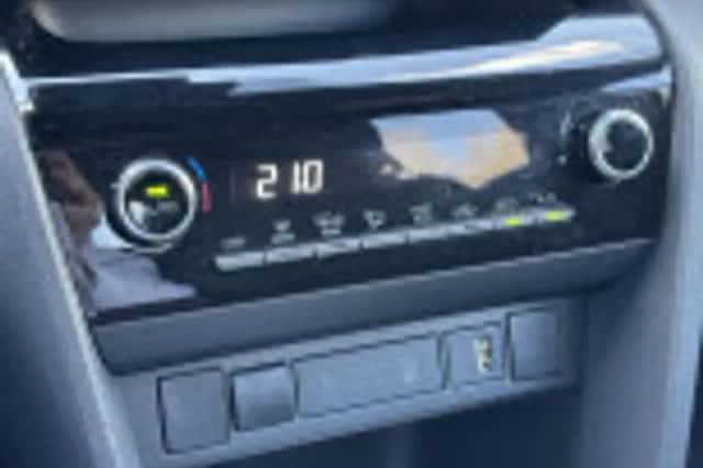 Toyota Yaris Cross (2022) thumbnail 36