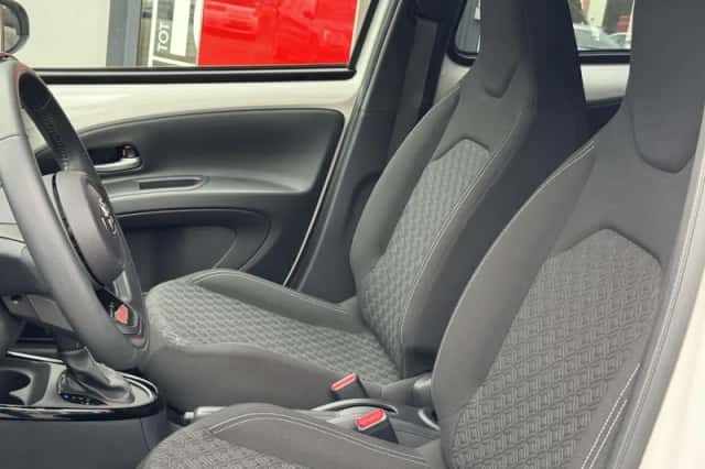 Toyota Aygo X (2023) thumbnail 12