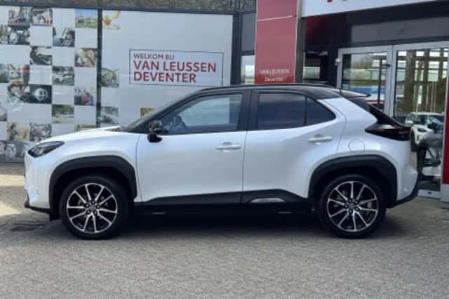 Toyota Yaris Cross (2023) thumbnail 2