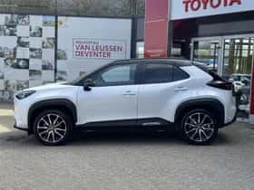 Toyota Yaris Cross (2023) thumbnail 2