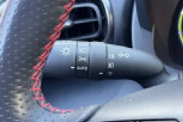 Toyota Yaris Cross (2023) thumbnail 60