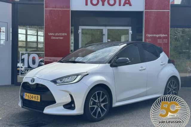 Toyota Yaris (2022) thumbnail 1
