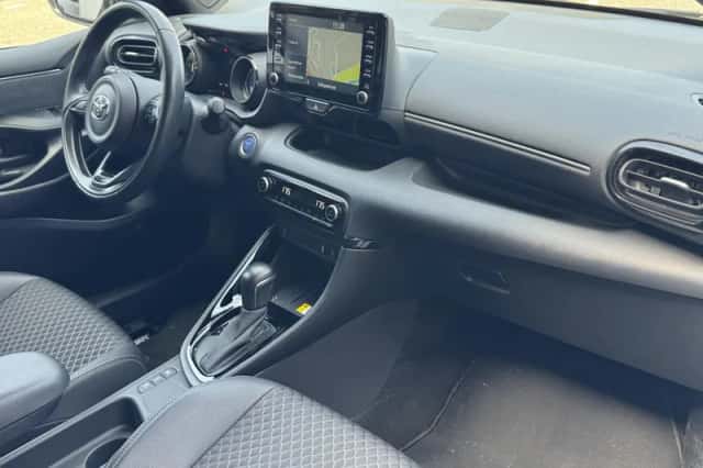 Toyota Yaris (2022) thumbnail 12