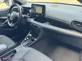 Toyota Yaris (2022) thumbnail 12