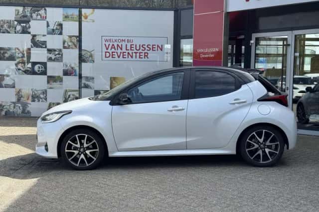 Toyota Yaris (2022) thumbnail 9
