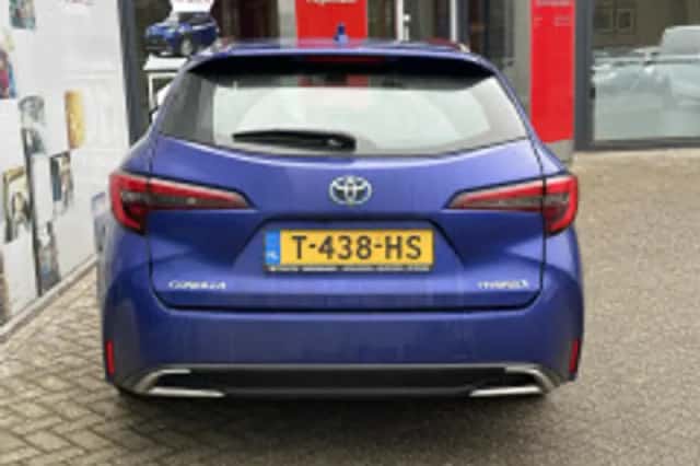 Toyota Corolla (2023) thumbnail 3