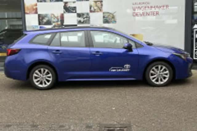 Toyota Corolla (2023) thumbnail 5