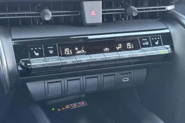 Toyota C hr (2026) thumbnail 16