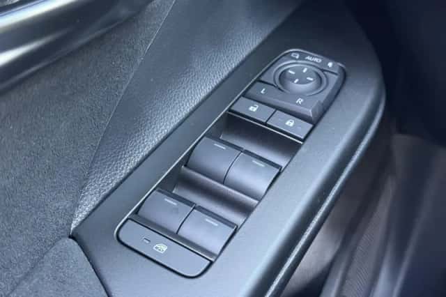 Toyota C hr (2026) thumbnail 24