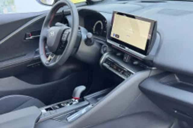 Toyota C hr (2026) thumbnail 4