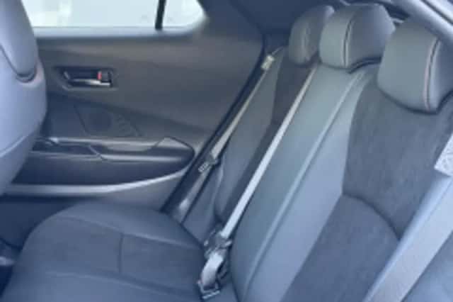 Toyota C hr (2026) thumbnail 6