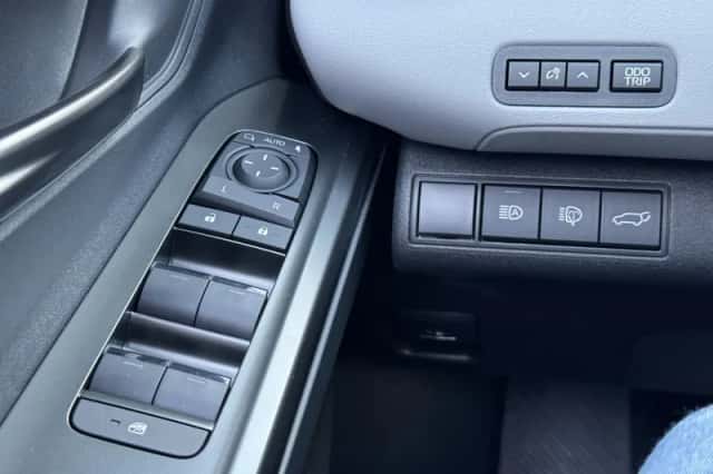 Toyota C hr (2026) thumbnail 24
