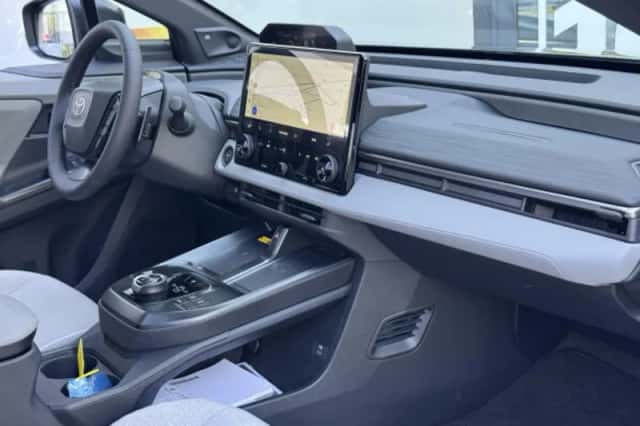 Toyota C hr (2026) thumbnail 62