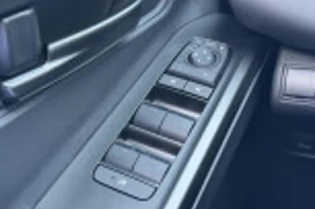 Toyota bZ4X (2026) thumbnail 41