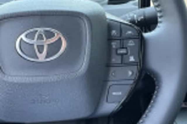 Toyota bZ4X (2026) thumbnail 43