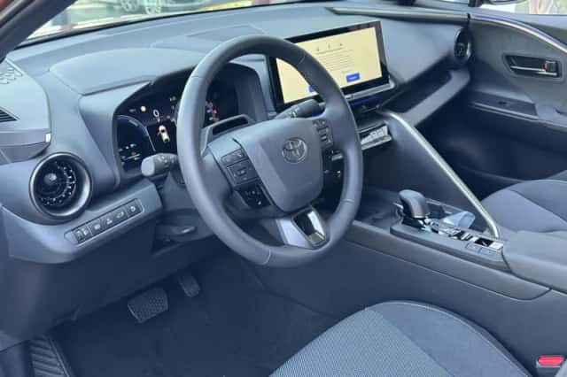 Toyota C hr (2026) thumbnail 13