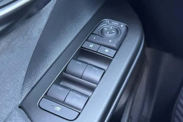 Toyota C hr (2026) thumbnail 21