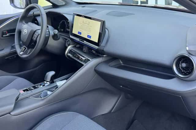 Toyota C hr (2026) thumbnail 10