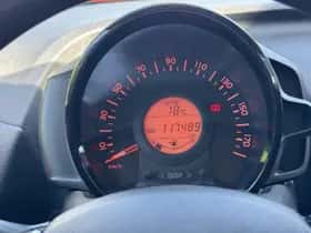 Toyota Aygo (2017) thumbnail 15