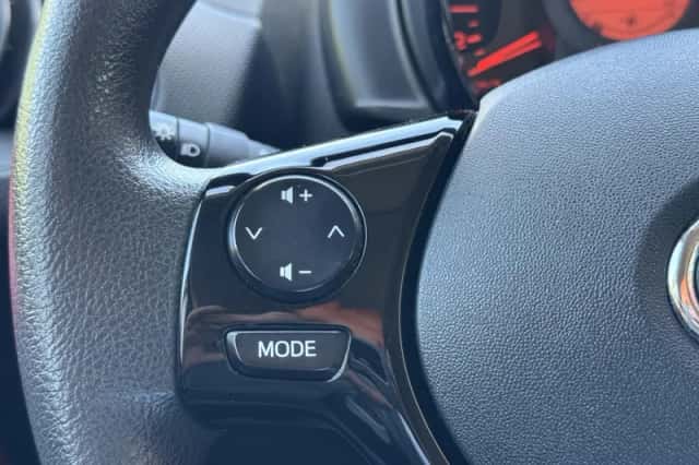 Toyota Aygo (2017) thumbnail 17