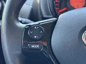 Toyota Aygo (2017) thumbnail 17