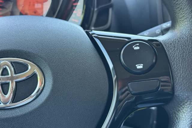 Toyota Aygo (2017) thumbnail 18