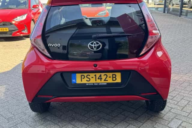 Toyota Aygo (2017) thumbnail 23