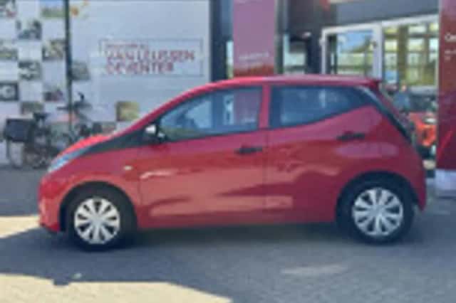 Toyota Aygo (2017) thumbnail 26