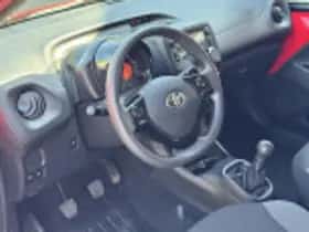 Toyota Aygo (2017) thumbnail 28