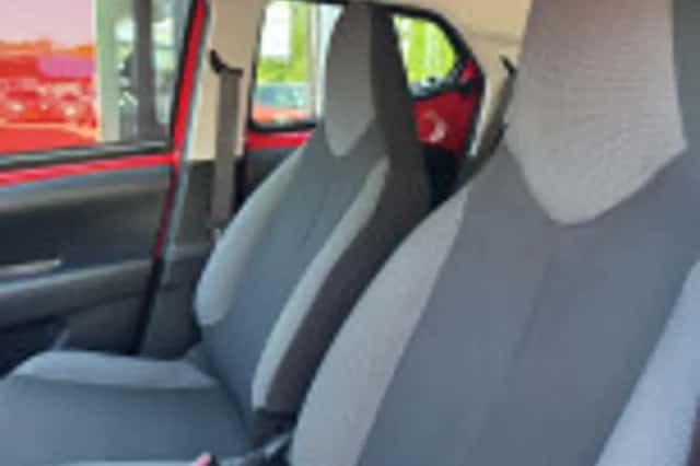 Toyota Aygo (2017) thumbnail 30