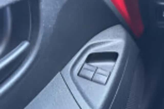 Toyota Aygo (2017) thumbnail 34