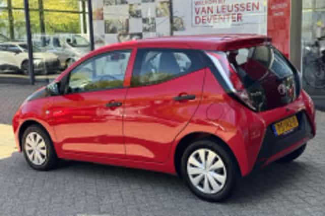 Toyota Aygo (2017) thumbnail 5